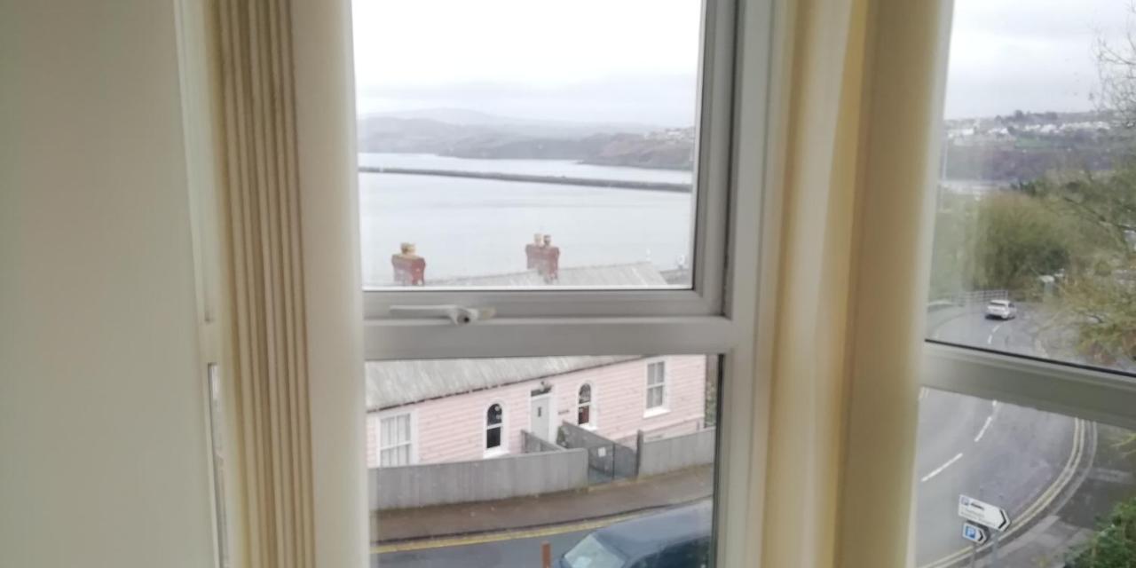 Hôtel The Hope And Anchor à Goodwick Extérieur photo